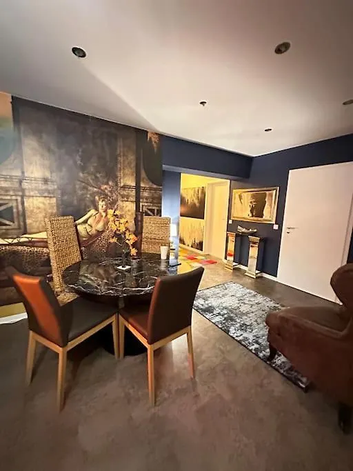 Luxurious Apartment With Sauna كولونيا