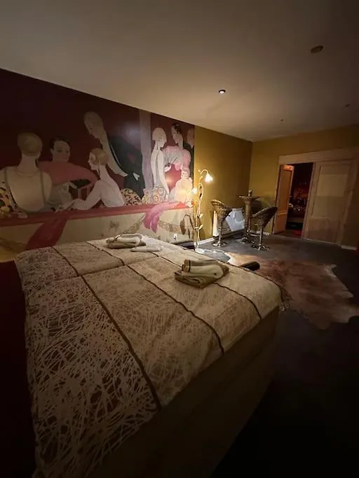 Luxurious Apartment With Sauna كولونيا