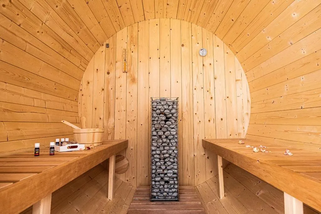 Luxurious Apartment With Sauna كولونيا